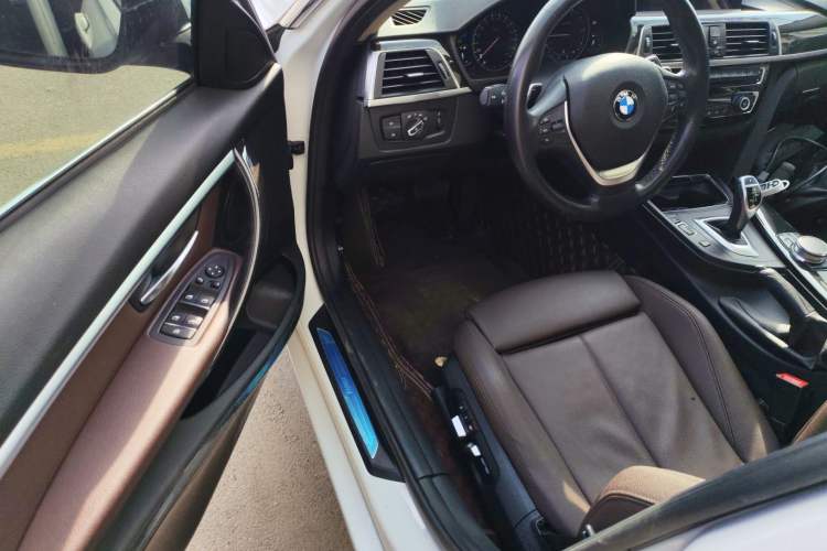 Used BMW 3 Series 2018 320Li Leading Luxury Package Driver Seat