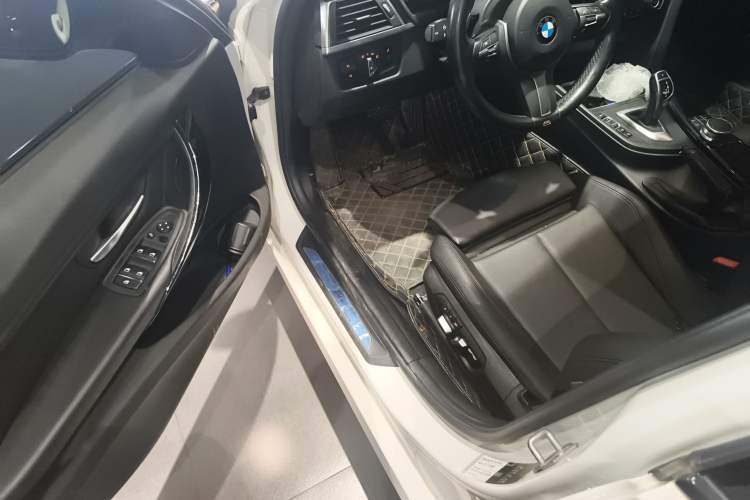 Used BMW 3 Series 2018 320Li Leading Model M Sport Package Driver Seat
