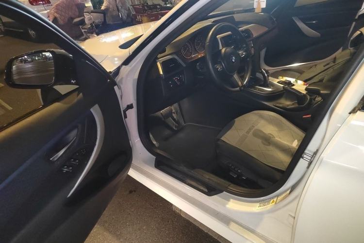 Used BMW 3 Series 2018 320i M Sport Package Driver Seat