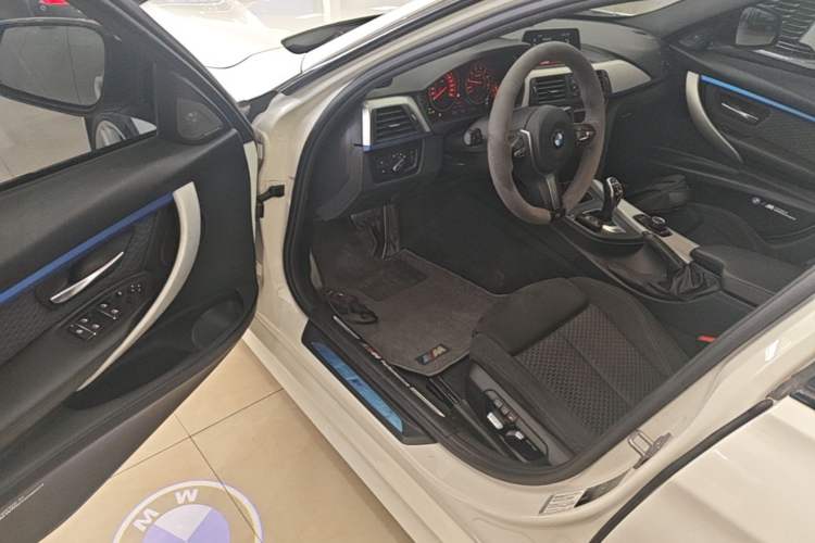 Used BMW 3 Series 2018 320i M Sport Package Driver Seat
