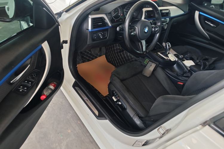 Used BMW 3 Series 2018 320i M Sport Package Driver Seat
