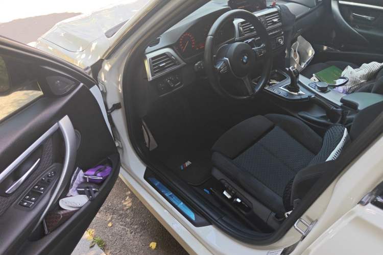 Used BMW 3 Series 2018 320i M Sport Night Edition Driver Seat