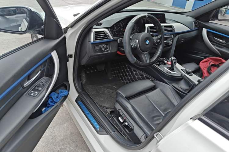 Used BMW 3 Series 2018 320i M Sport Package Driver Seat