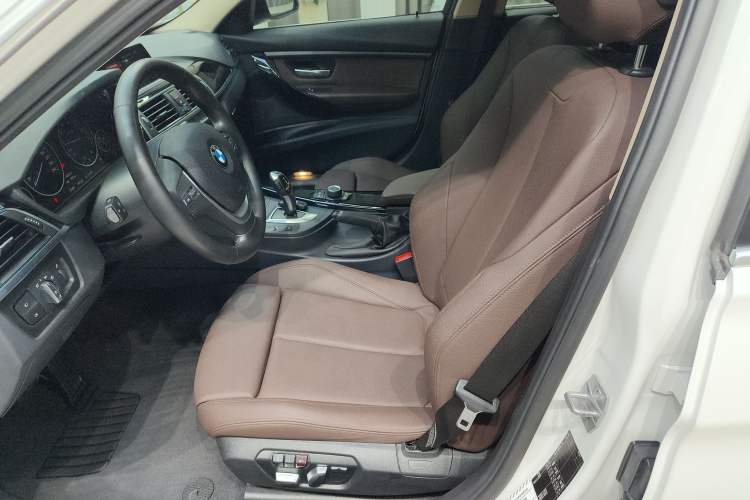 Used BMW 3 Series 2018 320Li Fashion Model Driver Seat