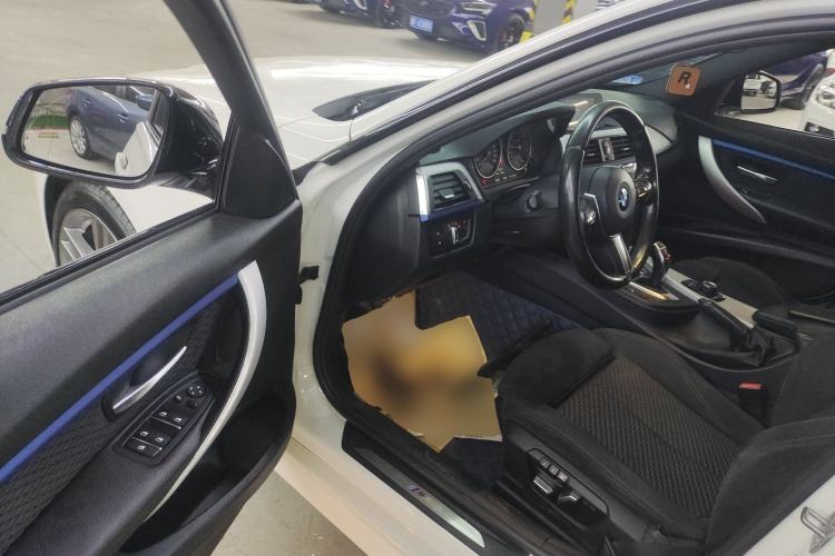 Used BMW 3 Series 2018 320i M Sport Package Driver Seat