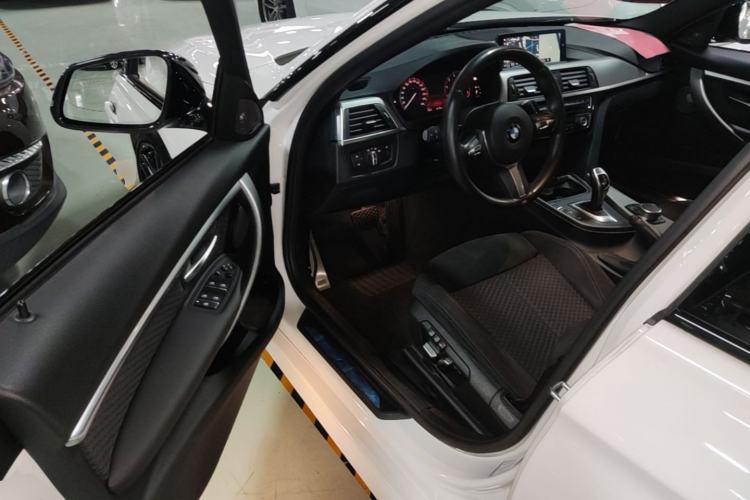 Used BMW 3 Series 2018 320i M Sport Night Edition Driver Seat