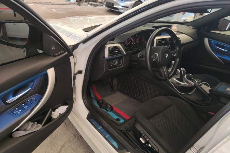 Used BMW 3 Series 2018 320i M Sport Package Driver Seat