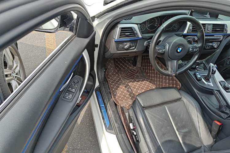 Used BMW 3 Series 2018 320i M Sport Package Driver Seat