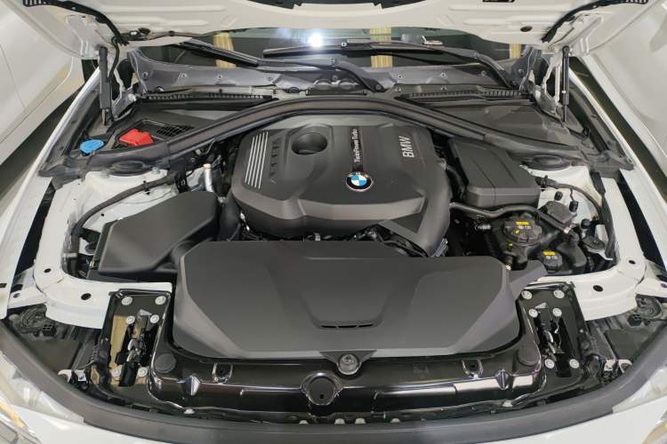 Used BMW 3 Series 2018 320Li Leading Luxury Package Engine Bay