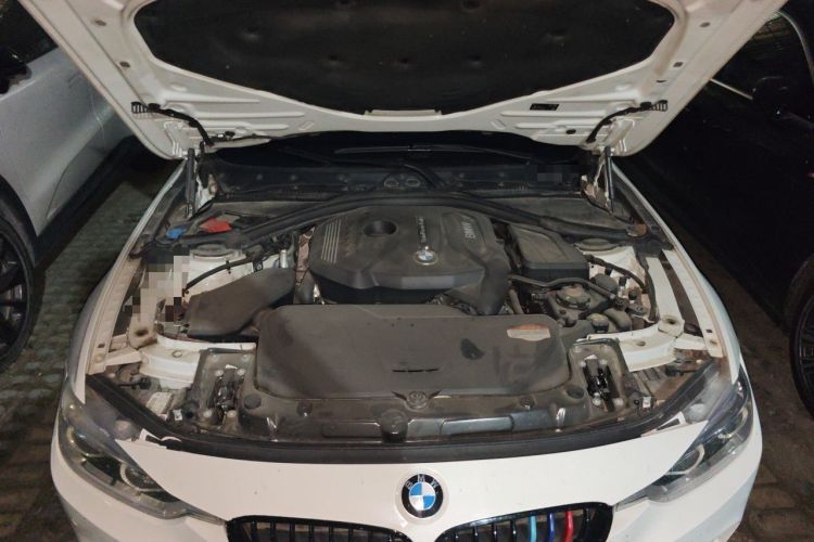 Used BMW 3 Series 2018 320i M Sport Package Engine Bay