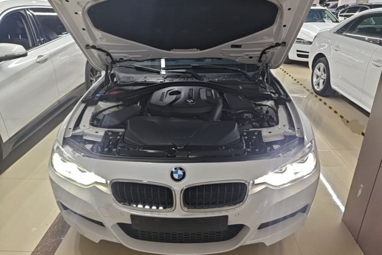 Used BMW 3 Series 2018 320Li Fashion Model Engine Bay