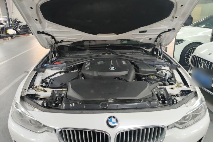 Used BMW 3 Series 2018 320Li Fashion Model Engine Bay