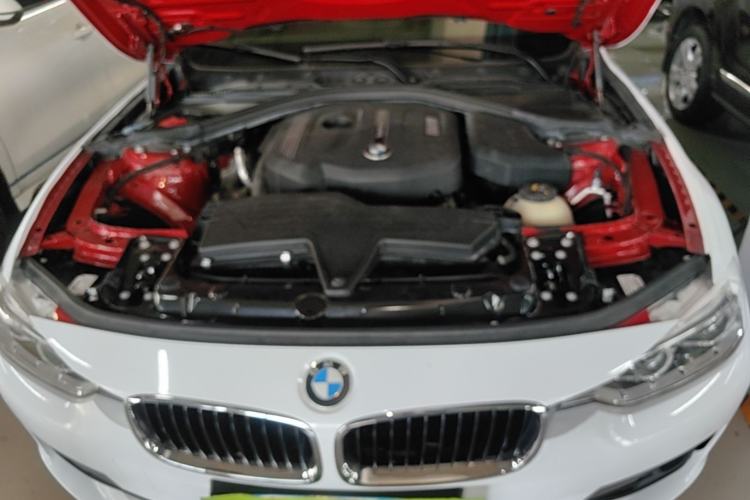 Used BMW 3 Series 2018 318Li Engine Bay