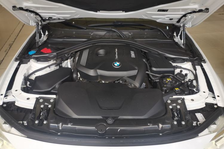 Used BMW 3 Series 2018 320Li Fashion Model Engine Bay