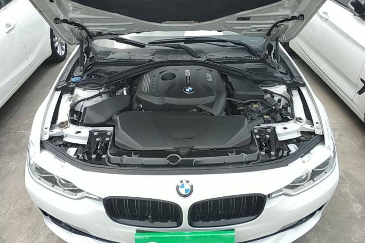 Used BMW 3 Series 2018 320Li Fashion Model Engine Bay