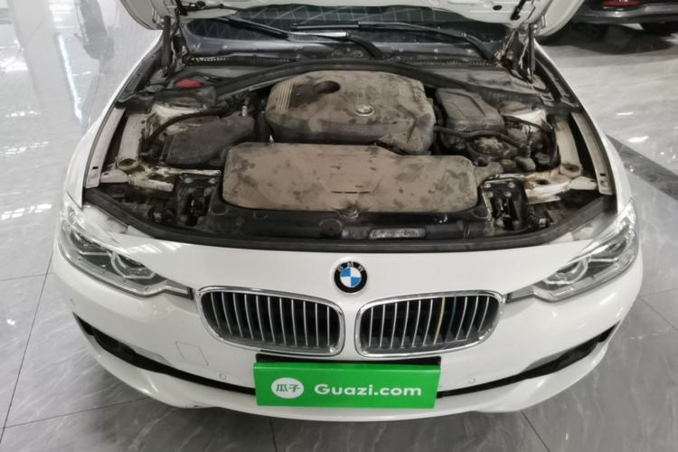 Used BMW 3 Series 2018 320Li Fashion Model Engine Bay
