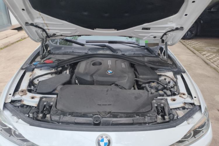 Used BMW 3 Series 2018 320Li Fashion Model Engine Bay