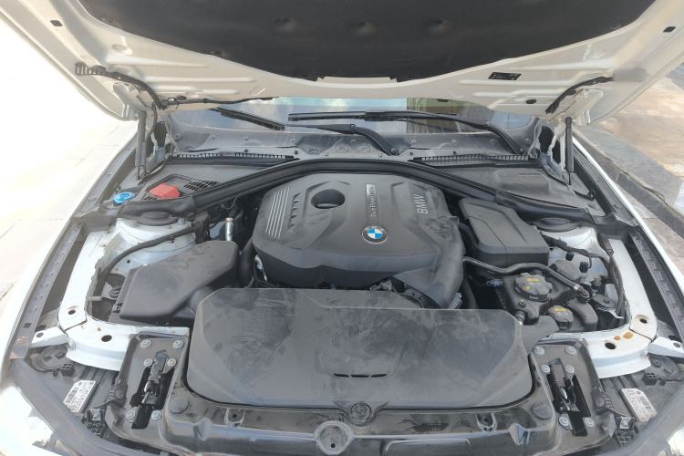 Used BMW 3 Series 2018 320Li Fashion Model Engine Bay