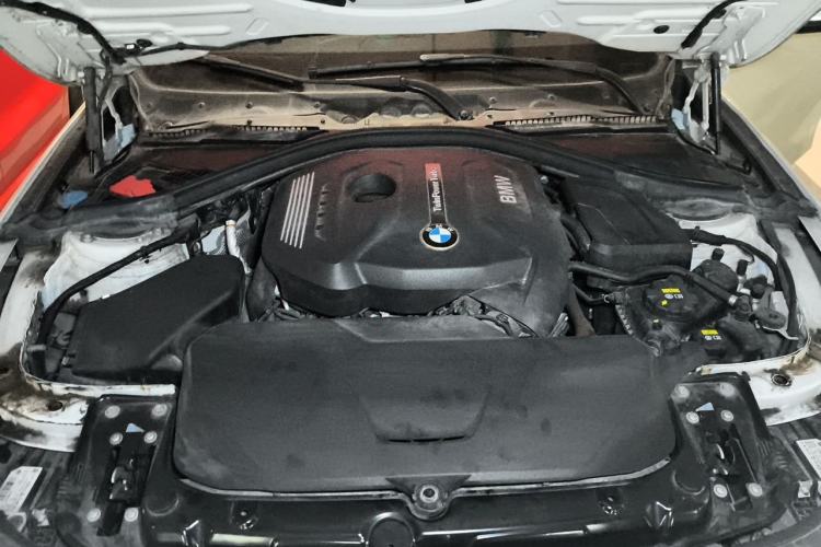 Used BMW 3 Series 2018 320Li Fashion Model Engine Bay