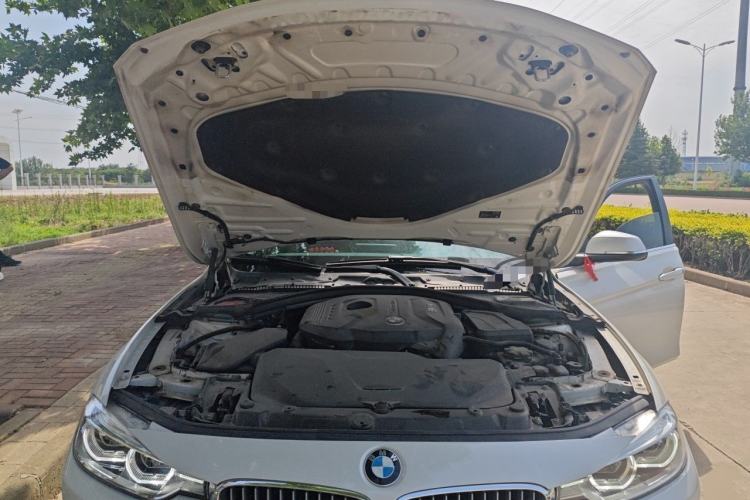 Used BMW 3 Series 2018 320Li Fashion Model Engine Bay