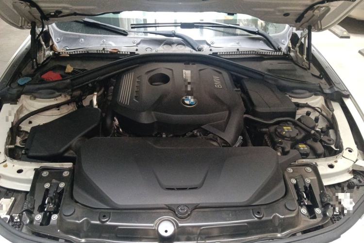 Used BMW 3 Series 2018 320Li Fashion Model Engine Bay