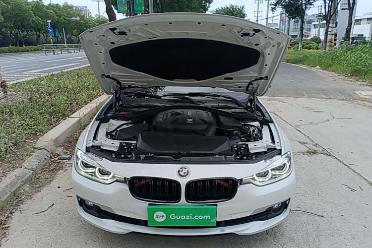 Used BMW 3 Series 2018 320Li Fashion Model Engine Bay
