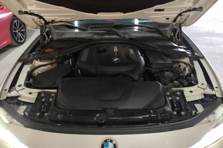 Used BMW 3 Series 2018 320Li Fashion Model Engine Bay