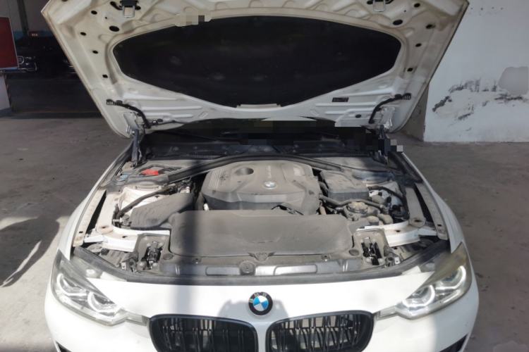 Used BMW 3 Series 2018 320Li Fashion Model Engine Bay