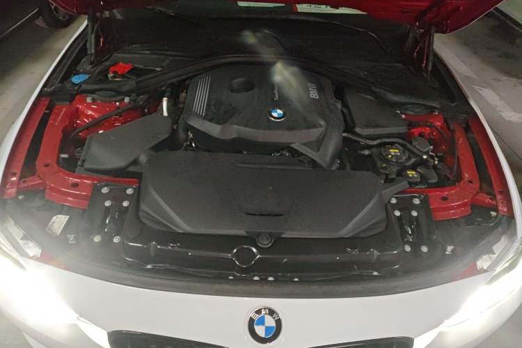Used BMW 3 Series 2018 320Li Fashion Model Engine Bay