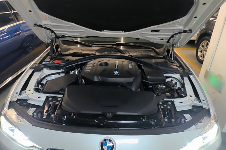 Used BMW 3 Series 2018 320Li Fashion Model Engine Bay
