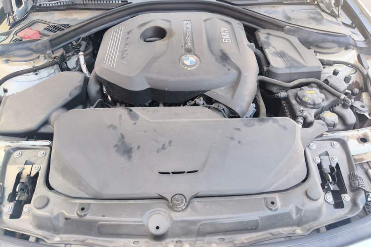 Used BMW 3 Series 2018 320i M Sport Package Engine Bay