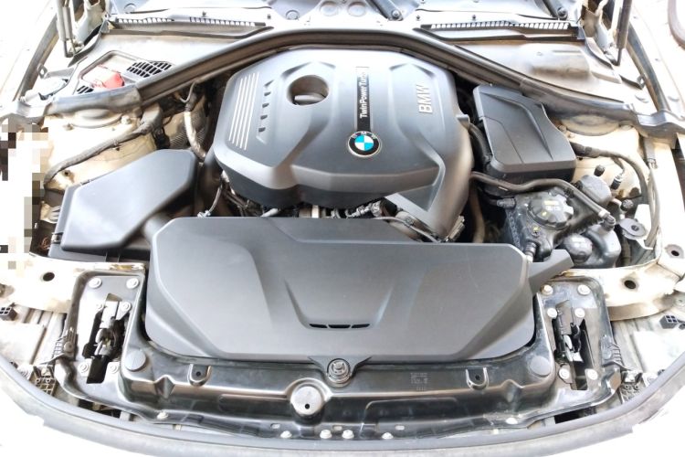 Used BMW 3 Series 2018 320i M Sport Package Engine Bay