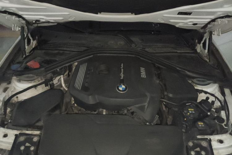 Used BMW 3 Series 2018 320i M Sport Package Engine Bay