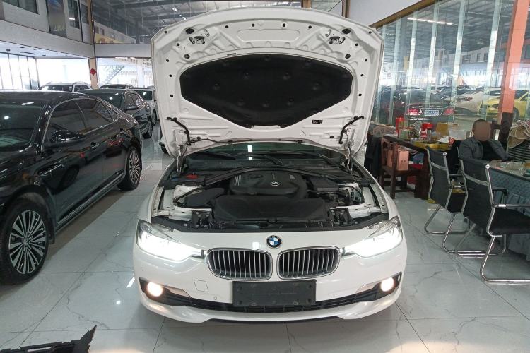 Used BMW 3 Series 2018 320Li Fashion Model Engine Bay