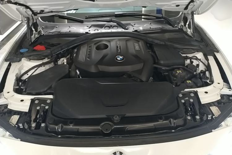 Used BMW 3 Series 2018 320i M Sport Night Edition Engine Bay