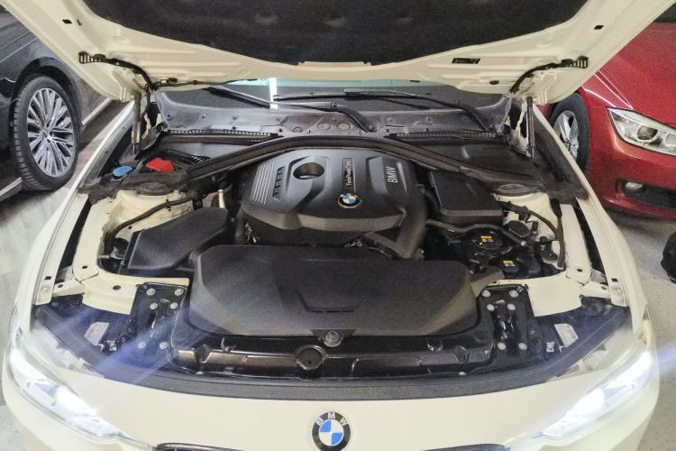 Used BMW 3 Series 2018 320i M Sport Night Edition Engine Bay
