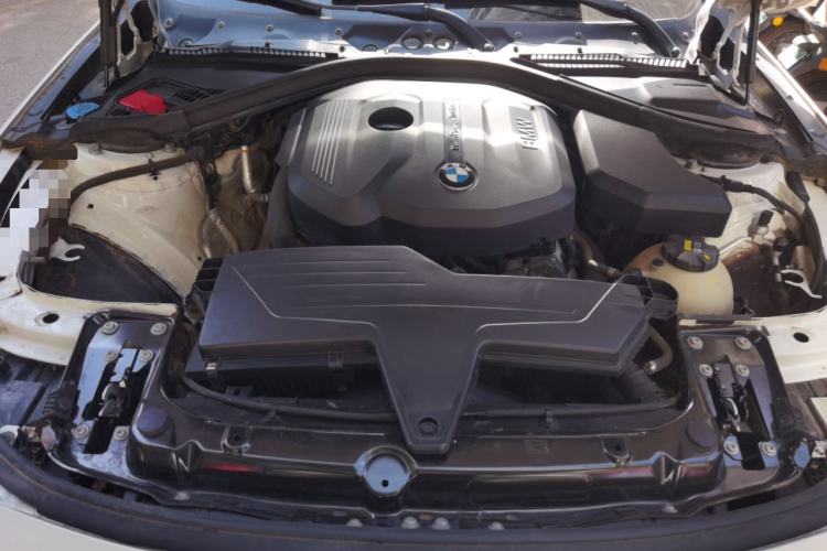 Used BMW 3 Series 2018 318i Engine Bay