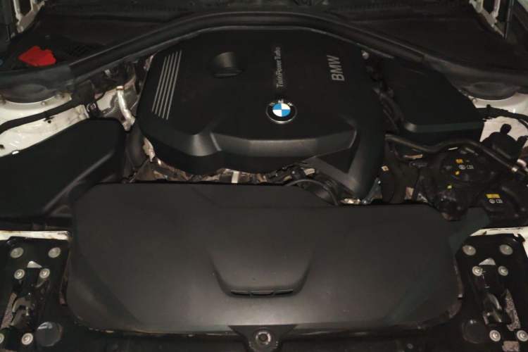 Used BMW 3 Series 2018 320i M Sport Night Edition Engine Bay