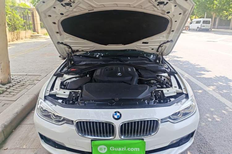 Used BMW 3 Series 2018 320Li Fashion Model Engine Bay