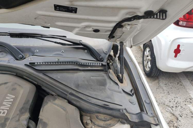 Used BMW 3 Series 2018 320Li Fashion Model Engine Bay Left