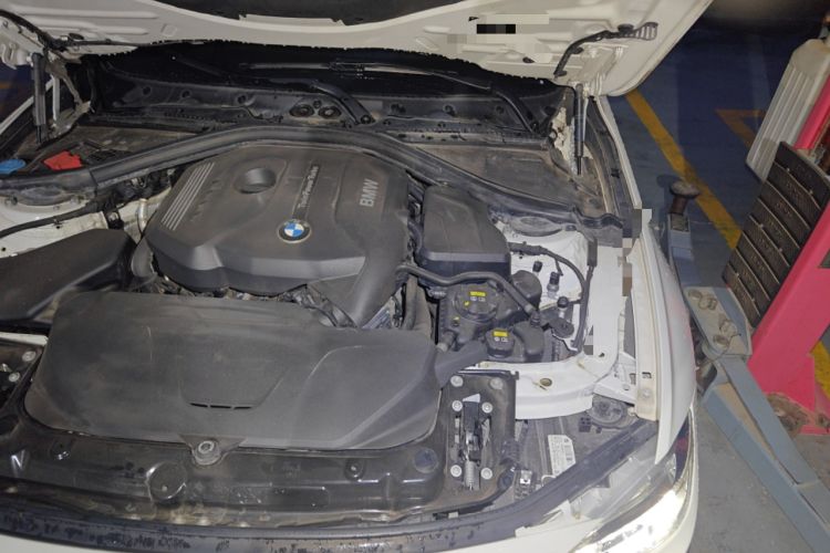 Used BMW 3 Series 2018 320i M Sport Package Engine Bay Left