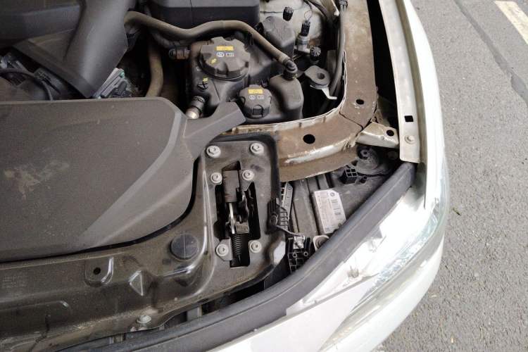 Used BMW 3 Series 2018 320Li xDrive Fashion Model Engine Bay Left