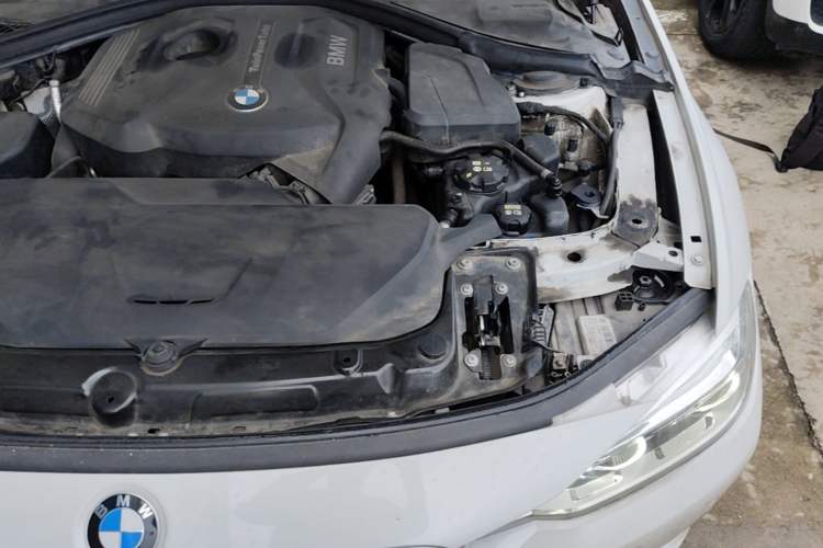 Used BMW 3 Series 2018 320Li Fashion Model Engine Bay Left