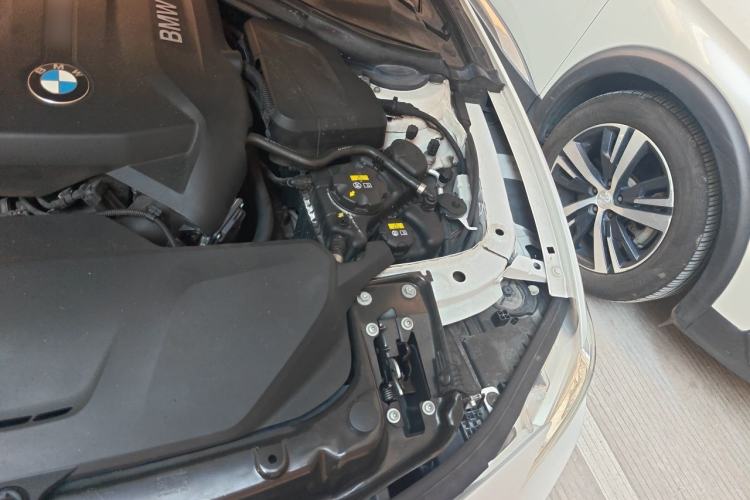 Used BMW 3 Series 2018 320Li Fashion Model Engine Bay Left