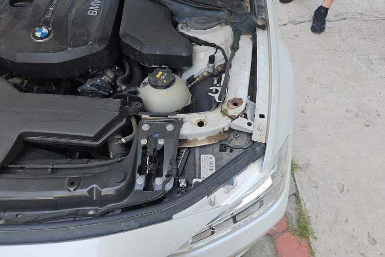 Used BMW 3 Series 2018 318Li Engine Bay Left