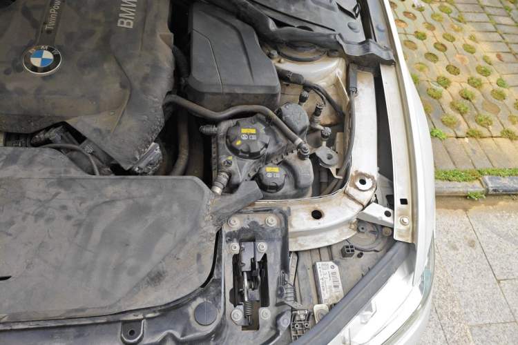 Used BMW 3 Series 2018 320Li Fashion Model Engine Bay Left