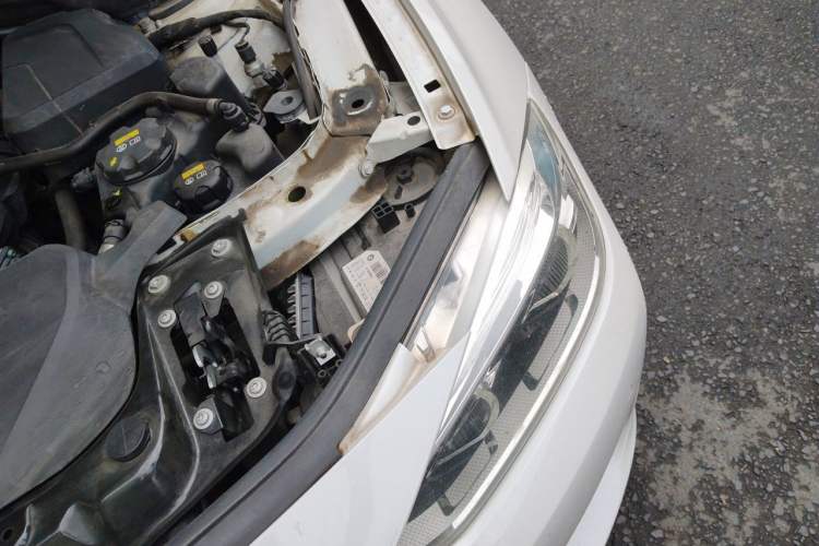 Used BMW 3 Series 2018 320Li Fashion Model Engine Bay Left