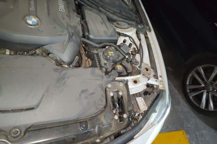 Used BMW 3 Series 2018 320Li Fashion Model Engine Bay Left