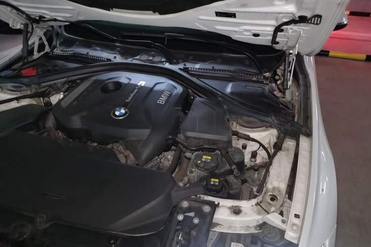 Used BMW 3 Series 2018 320Li Fashion Model Engine Bay Left