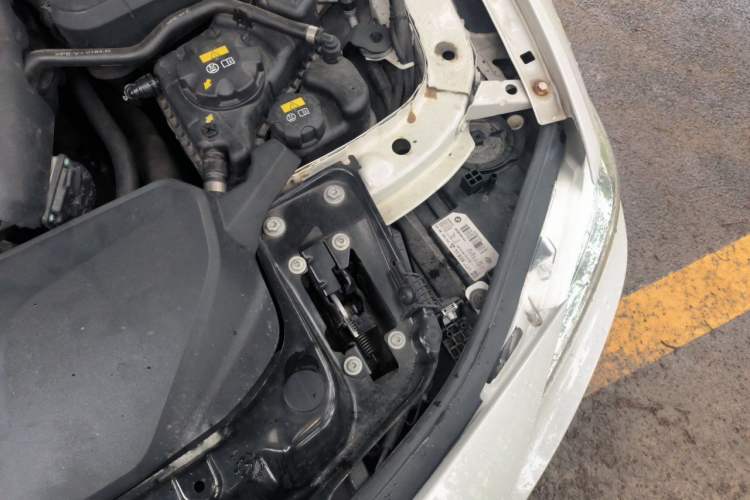 Used BMW 3 Series 2018 320Li Fashion Model Engine Bay Left